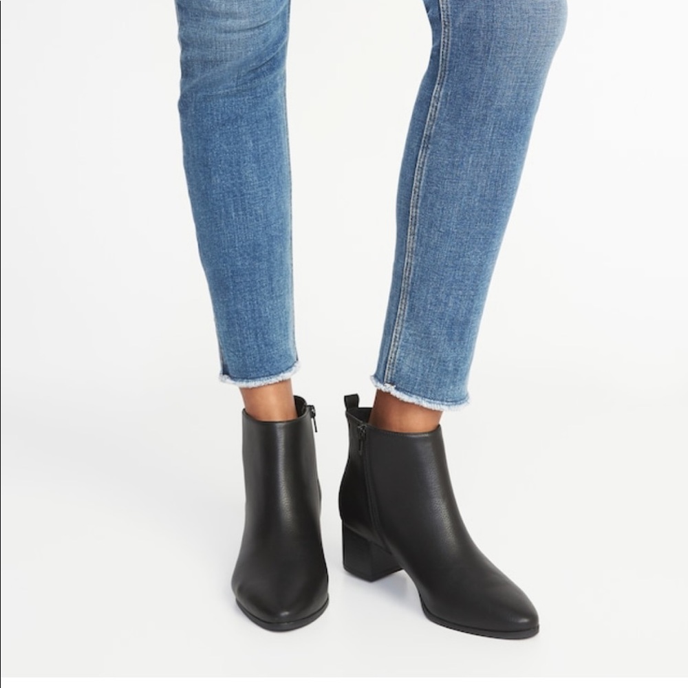Old navy black leather booties sz7.5